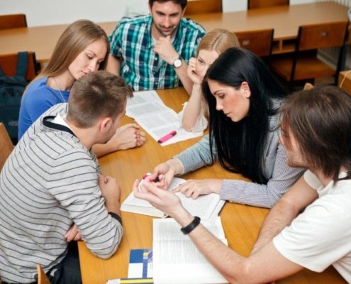 studenten in opleiding tot ervaringsdeskundige aan de SBE-opleiding bij ROC Midden Nederland